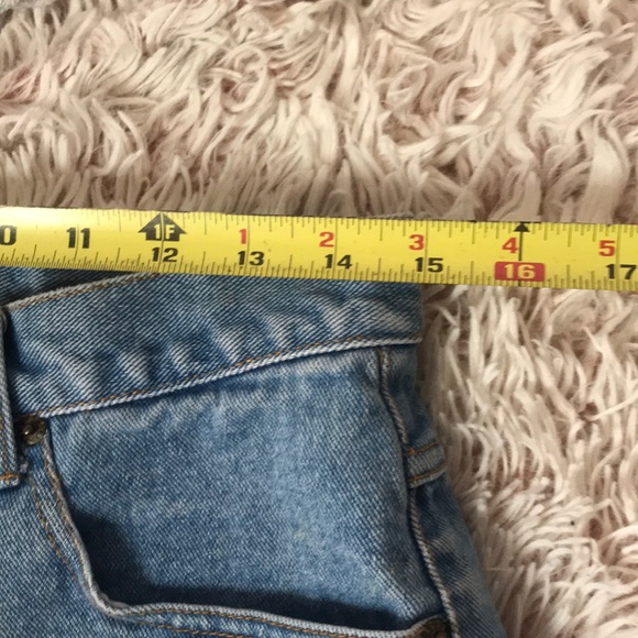 🌼VTG hi rise denim sunflower shorts - Picture 5 of 8